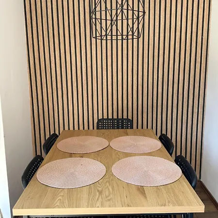 Play - 2 Spavace Sobe Divcibare