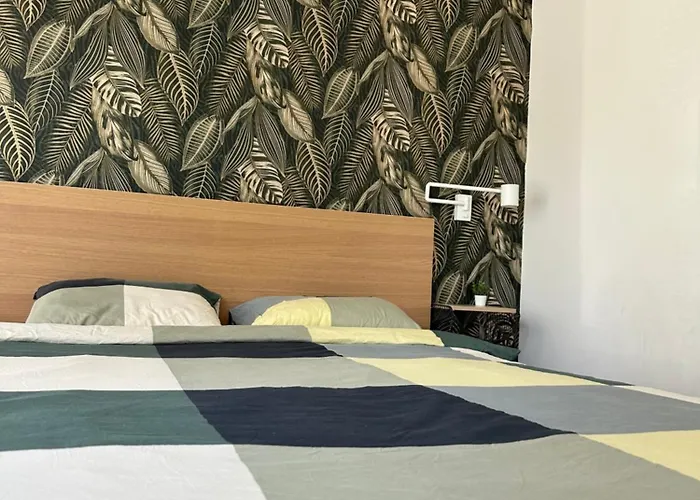 Play - 2 Spavace Sobe *